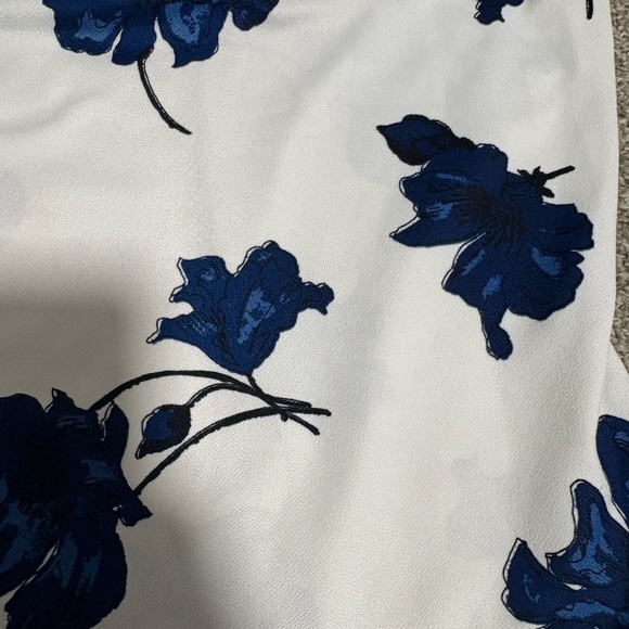 Dynamite White and Blue Floral Off the Shoulder Boat Neck Shirt Top Size Small - Picture 3 of 4